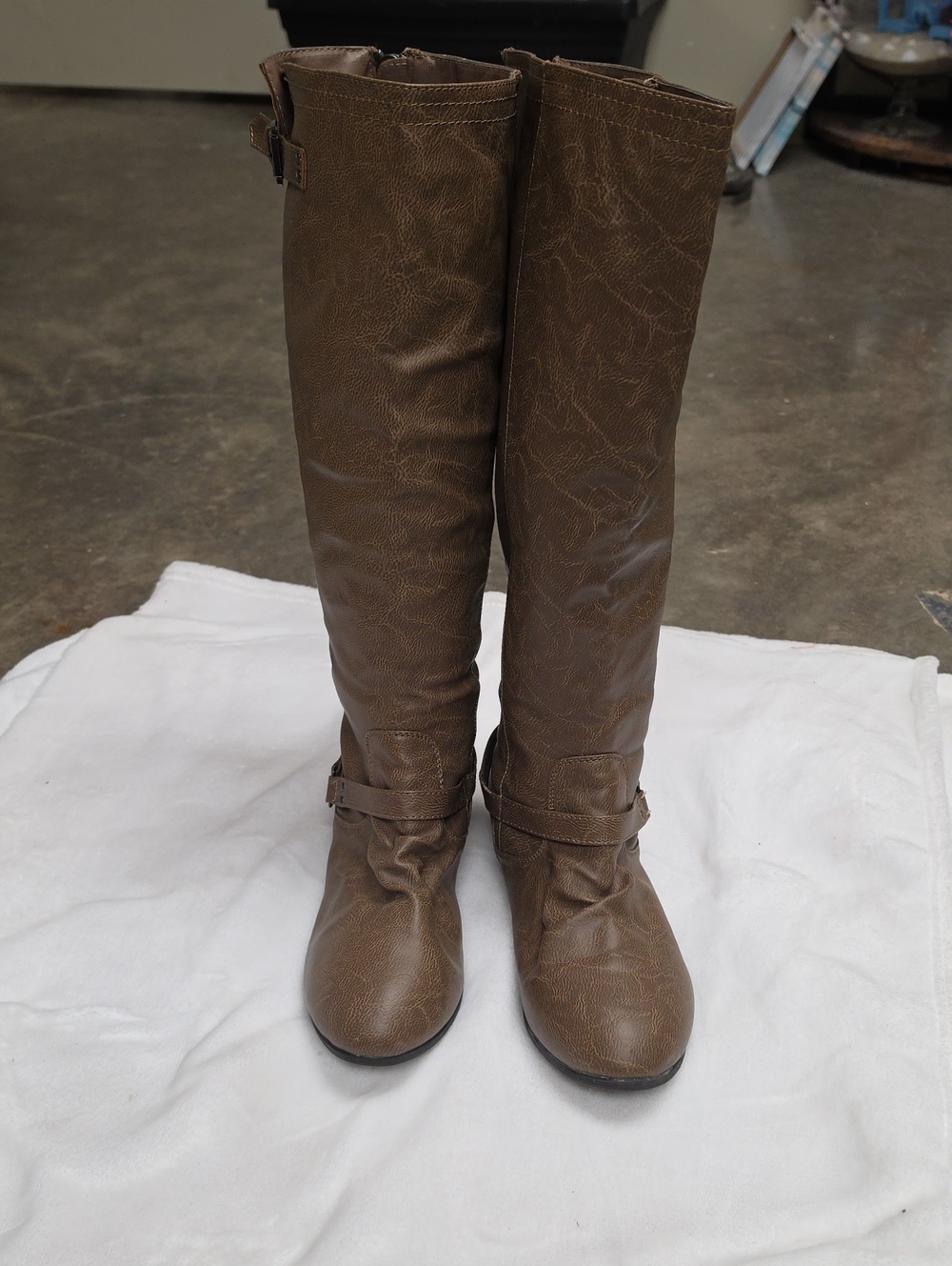 Women's Tall Brown Riding Boots - Classic Knee-High Style